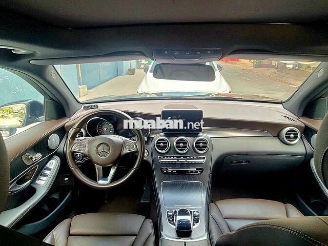 Mercedes GLC300 4Matic 12/2016 - 1 chủ từ đầu