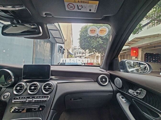 Mercedes GLC300 4Matic 12/2016 - 1 chủ từ đầu