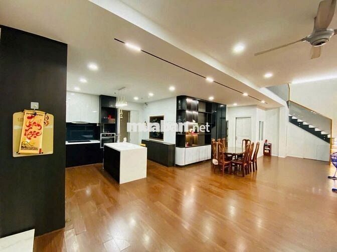 Penthouse 184 m2 3 PN B1 Trường Sa Q. Bình Thạnh