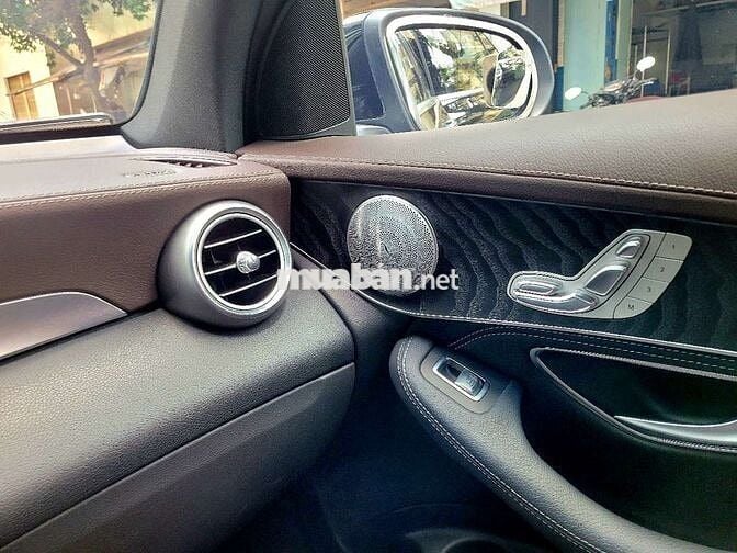 Mercedes GLC300 4Matic 12/2016 - 1 chủ từ đầu