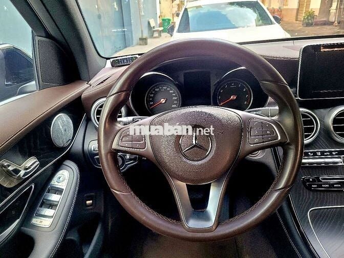 Mercedes GLC300 4Matic 12/2016 - 1 chủ từ đầu