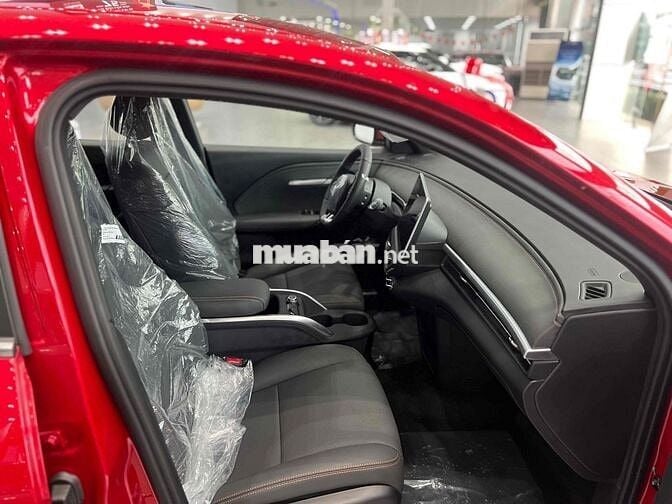 VF6 Plus Đỏ mới 100%, xe sẳn giao ngay