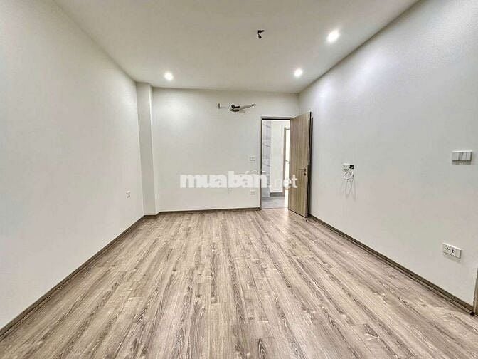 Cho thuê nhà mặt phố Nguyễn Quý Đức. Thông sàn 130 m2. 5tầng. Ch  Chủ