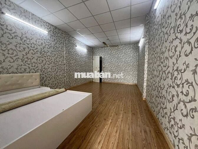 Cho thuê nhà Trần Hữu Trang HXH 5m 4x18m 2 lầu giá 18 triệu