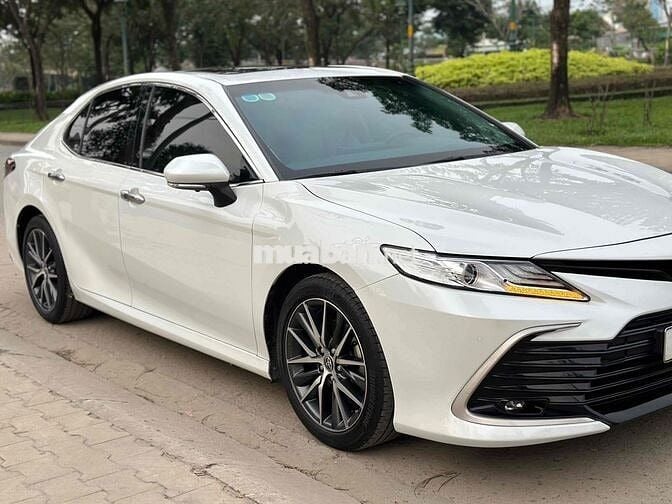 Toyota Camry 2022 2.0 Q xe cực đẹp không lỗi