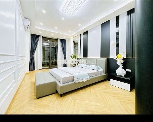 BÁN NHÀ PHỐ TRẦN DUY HƯNG. 44/52 M. NHÀ MỚI 6 TẦNG THANG MÁY. 17,8 TỶ