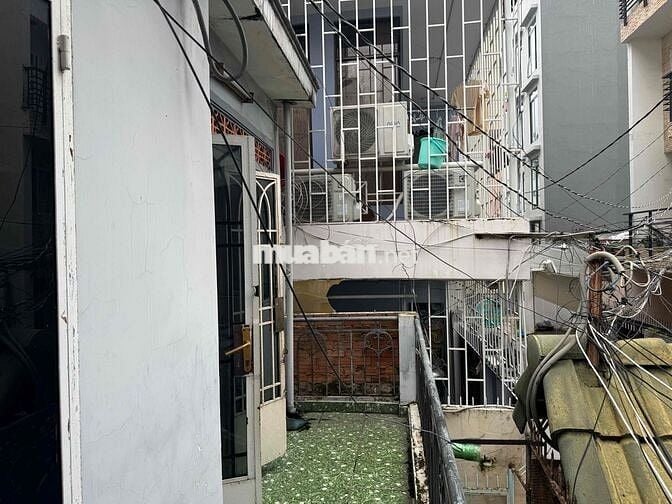 HÀNG HIẾM! Bán nhà 27m2, HẺM XE TẢI TẬN CỬA, trung tâm Q10.