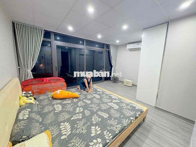 Tập thể Thanh Nhàn, lô góc, 65m2, 2PN 2WC, ban công thoáng, bãi ô tô