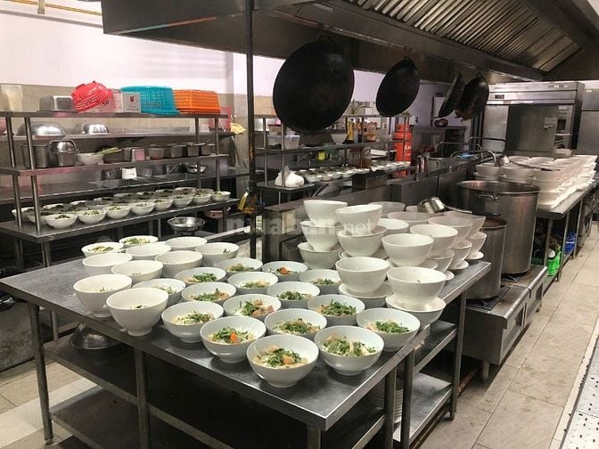 Sang nhượng nhà hàng chuyên đón khách đoàn du lịch