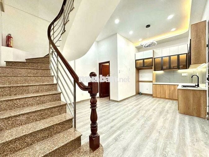 NHÀ TT QUẬN 10–NGANG 12.1M•HẺM XE HƠI•CÁCH MẶT TIỀN CHỈ VÀI BƯỚC