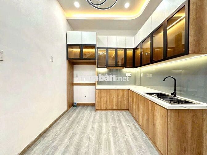 NHÀ TT QUẬN 10–NGANG 12.1M•HẺM XE HƠI•CÁCH MẶT TIỀN CHỈ VÀI BƯỚC