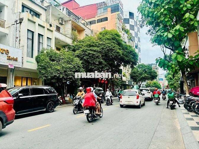 🌟Cho thuê nhà MT Nguyễn Trãi Q1 – 4x26m nở hậu, 1T2L, giá 115tr/tháng!