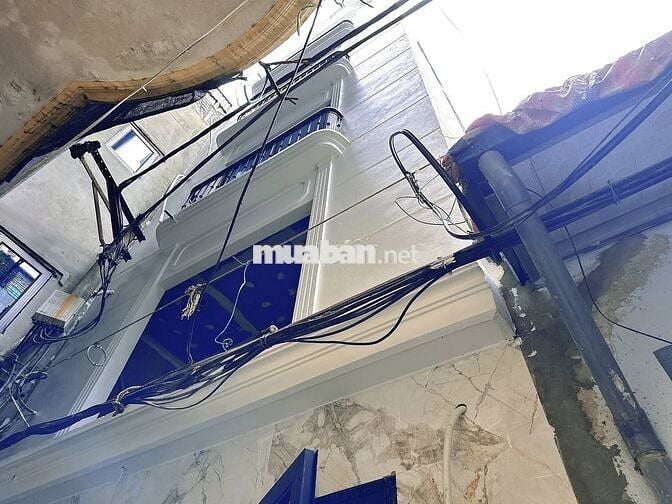 PHỐ HOA BẰNG - XÂY MỚI THANG MÁY - 10 PHÒNG THUÊ - GPXD PHÒNG CHÁY ĐỦ