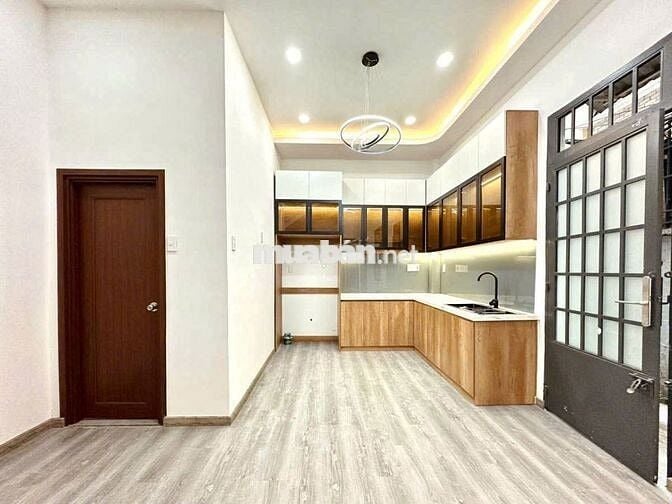 NHÀ TT QUẬN 10–NGANG 12.1M•HẺM XE HƠI•CÁCH MẶT TIỀN CHỈ VÀI BƯỚC