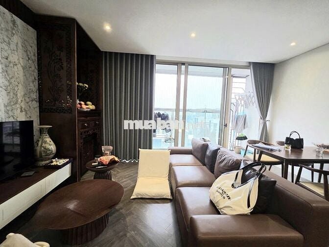 Bán chung cư Epic Tower 93m2 3 ngủ 2 vs nội thất nhập khẩu 17 tỷ