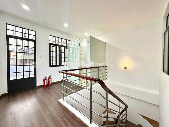 NHÀ TT QUẬN 10–NGANG 12.1M•HẺM XE HƠI•CÁCH MẶT TIỀN CHỈ VÀI BƯỚC