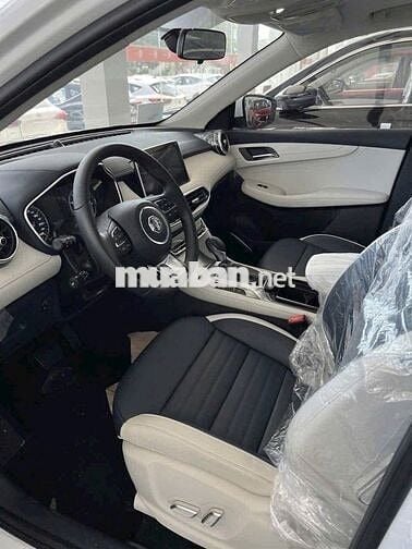 MG HS - SUV 5 chỗ hạng C lăn bánh 6xx