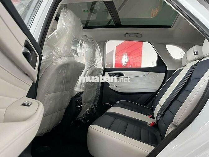 MG HS - SUV 5 chỗ hạng C lăn bánh 6xx