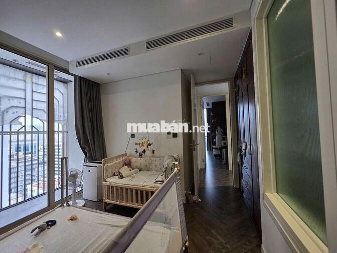 Bán chung cư Epic Tower 93m2 3 ngủ 2 vs nội thất nhập khẩu 17 tỷ