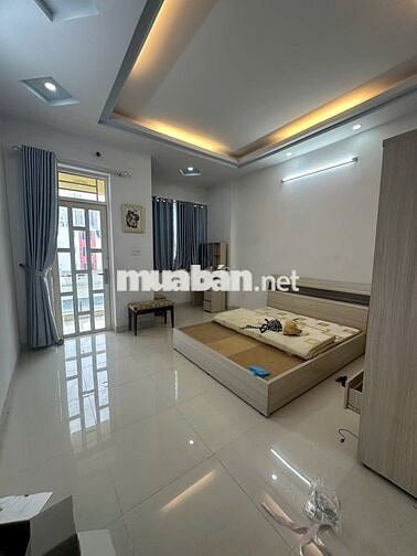 Cho thuê nhà nguyên căn Q.7. Nhà hẻm xe hơi, nội thất cơ bản.