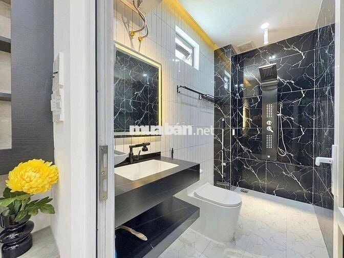 nhà 3 tầng 3 mê kiệt 3m Hoàng hoa thám nhà xây kiên cố