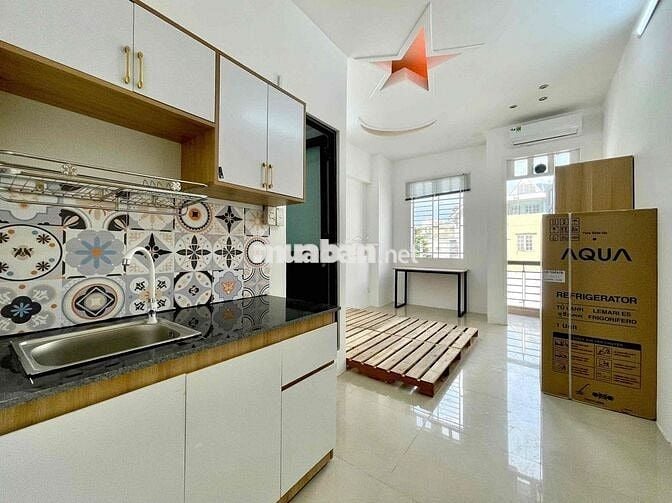 Khai trương căn hộ ban công thoáng mát ngay Nguyễn Gia Trí