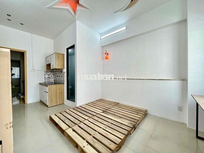 Khai trương căn hộ ban công thoáng mát ngay Nguyễn Gia Trí