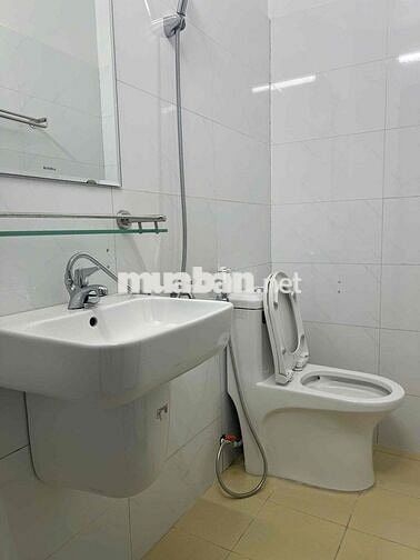 Chính chủ cho Thuê nhà 3Tầng Ngõ 560 / số nhà 32/ Diện tích 40 m2 mặt