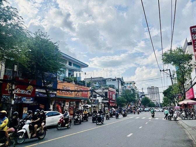 Nhà Mặt Tiền Nguyễn Gia Trí – Khu Sầm Uất Bình Thạnh – 4 Tầng Giá Tốt!