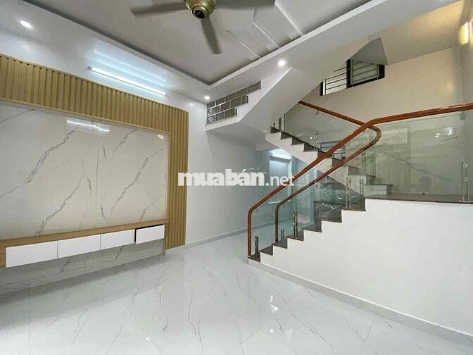 Chính chủ cho Thuê nhà 3Tầng Ngõ 560 / số nhà 32/ Diện tích 40 m2 mặt