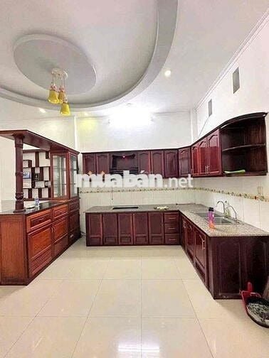 Cho thuê nhà 2 lầu đường B5 KDC Hưng Phú gần siêu thị Go