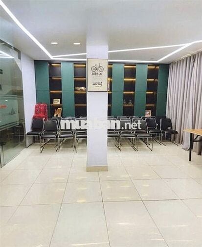 TÒA NHÀ ỐP KÍNH CÓ THANG MÁY, PCCC – 64E Út Tịch, P.4, TB – 8x20M