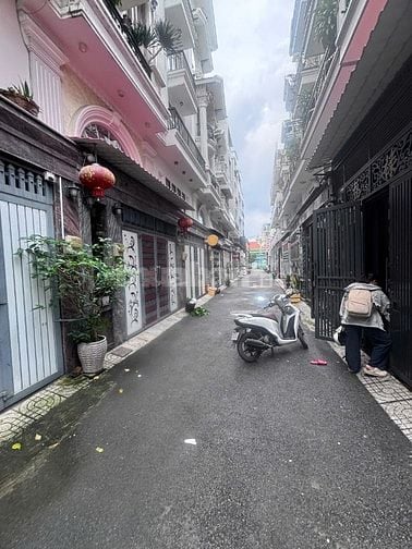 🌹 Nhà hẻm rộng 452 Thống Nhất p16, 5,5x11m, 4 Lầu, 5 pn, sổ hồng 