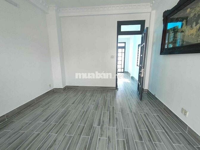 đs 6 . bhh A . 70m2 4 tầng. hẻm xe hơi . 7 ty nhỉnh . shr