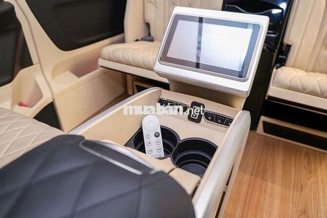 Mercedes Benz V250 Luxury 2023 - 5399 km