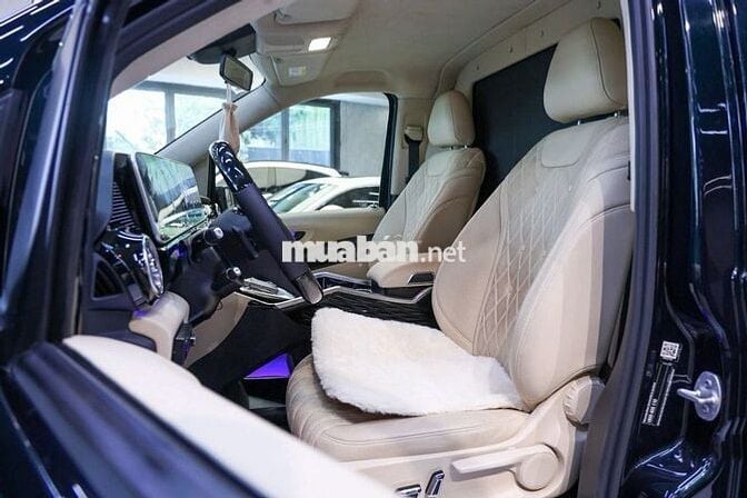 Mercedes Benz V250 Luxury 2023 - 5399 km