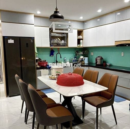 Gấp bán giá tốt, Sát mặt tiền, Emart Phan Văn Trị, HXH,60m2 Chỉ 5.X tỷ