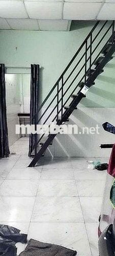 nhà còn đẹp 1 lầu 2pn 2wc đ52 gần chợ hiệp bình