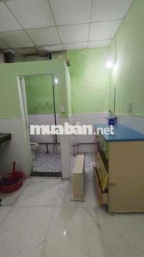 nhà còn đẹp 1 lầu 2pn 2wc đ52 gần chợ hiệp bình