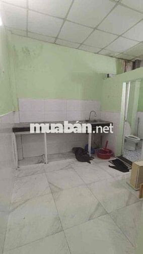 nhà còn đẹp 1 lầu 2pn 2wc đ52 gần chợ hiệp bình