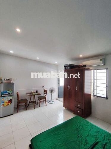 Cho thê studio ban công full nội thất ngay trung tâm quận 3