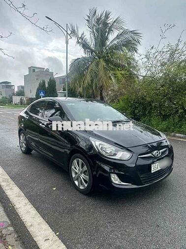 Hyundai Accent 2012 1.4 AT - 100000 km