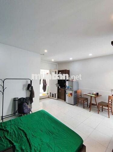 Cho thê studio ban công full nội thất ngay trung tâm quận 3