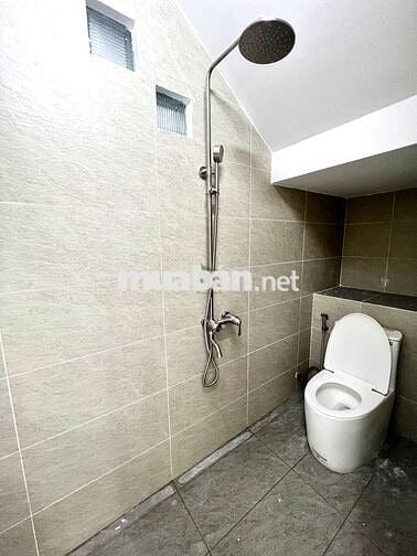 CHO THUÊ MẶT BẰNG MỚI XÂY LÔ GÓC GẦN CHUNG CƯ KHU HÀ QUANG 1