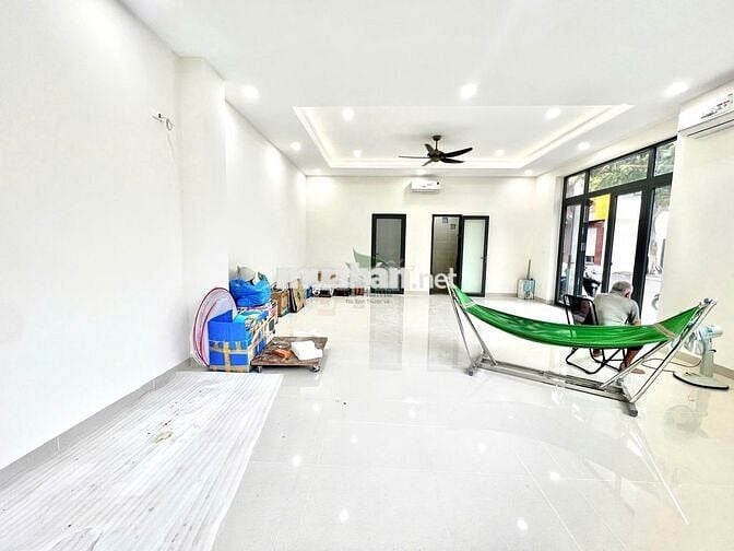 CHO THUÊ MẶT BẰNG MỚI XÂY LÔ GÓC GẦN CHUNG CƯ KHU HÀ QUANG 1