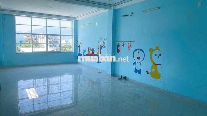 CHO THUÊ NHÀ KINH DOANH TỰ DO MẶT TIỀN PHONG CHÂU CÓ HẦM ĐỂ XE