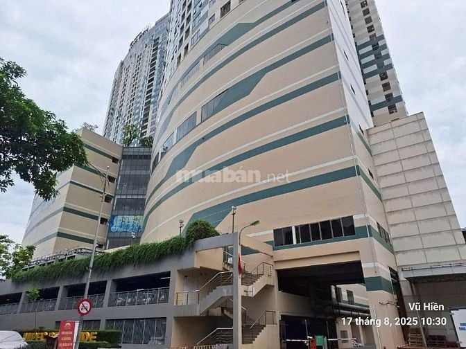 BÁN NHÀ 4 tầng mặt phố Long Biên 2, Bồ Đề, 64,5m2, nở hậu 