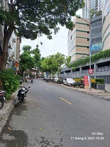 BÁN NHÀ 4 tầng mặt phố Long Biên 2, Bồ Đề, 64,5m2, nở hậu 