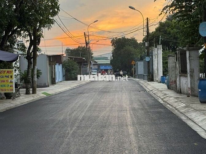 Mặt Tiền Kinh Doanh đường nhựa 10m Thị Trấn Củ Chi 183m2 Sổ Hồng Riêng