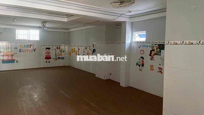 CHO THUÊ NHÀ KINH DOANH TỰ DO MẶT TIỀN PHONG CHÂU CÓ HẦM ĐỂ XE